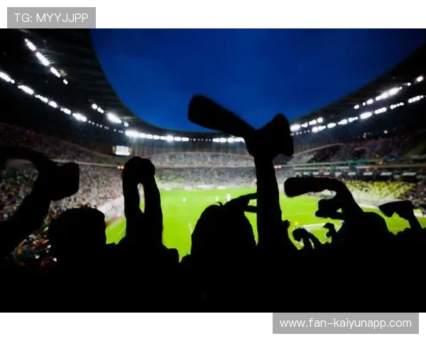 火爆现场：球迷欢呼不断，气氛火热！，球迷欢呼视频